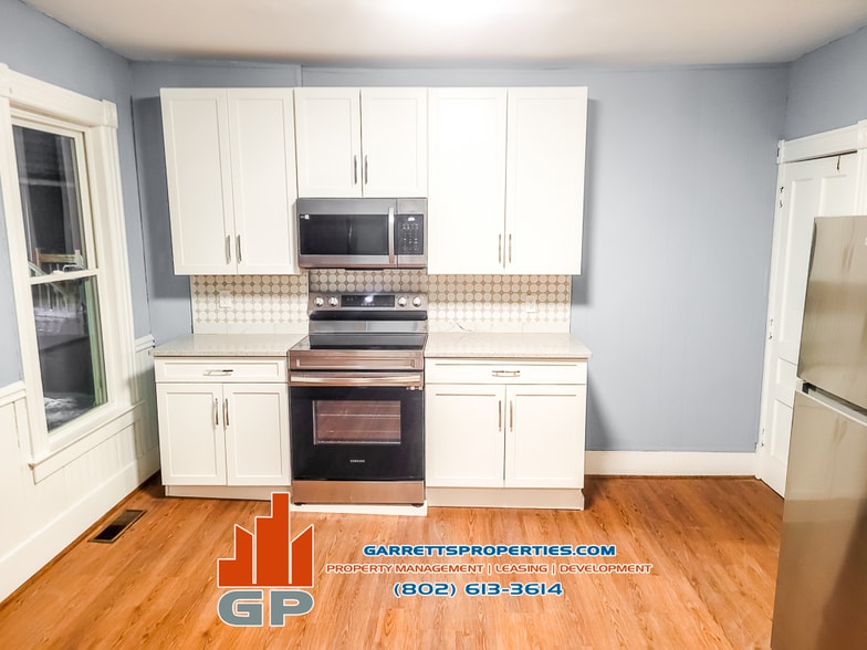 Building Photo - 36 Maple Ave