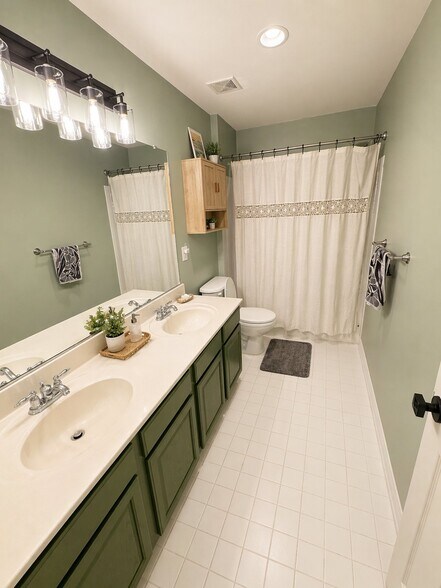 Building Photo - 1206 Anderson St