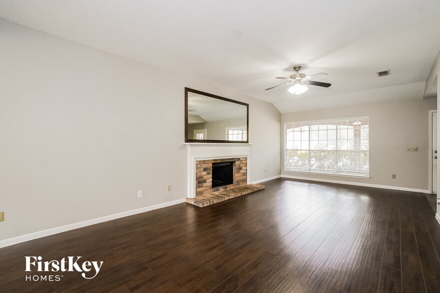 Building Photo - 12234 Yearling Dr