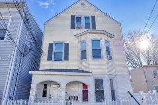 Building Photo - 294 21st St