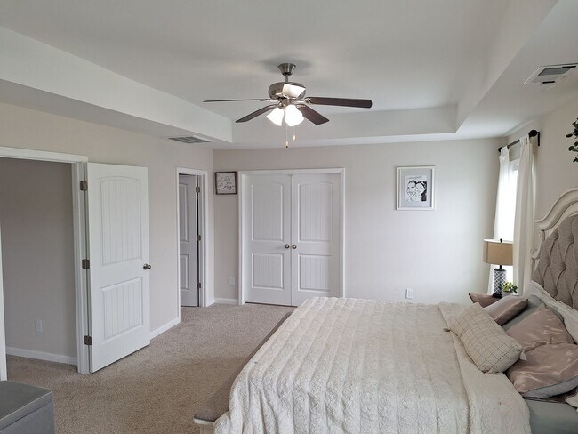 Building Photo - Magnificent Five Bedroom Home in Elgin SC!