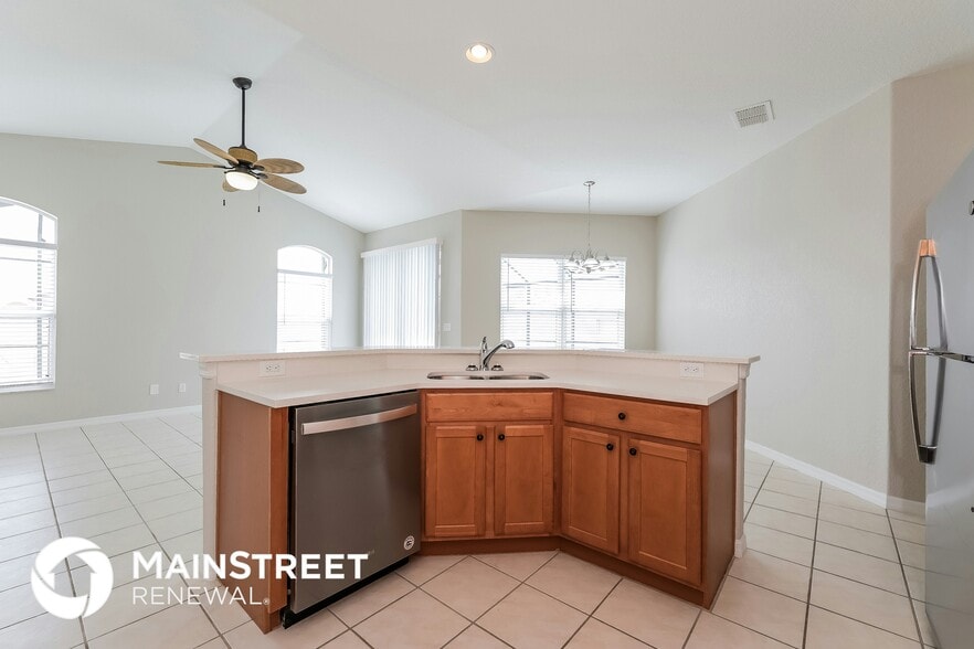 Building Photo - 820 Corvina Dr