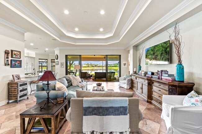 Building Photo - Furnished 3 Bedroom Luxurious Single Famil...