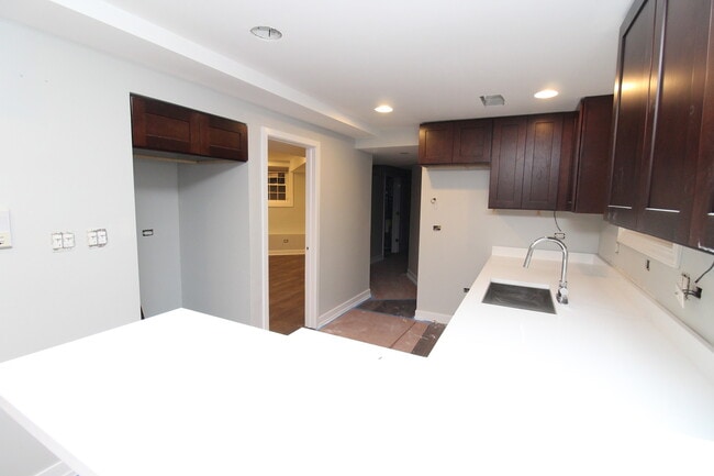 Building Photo - 1747 W Wallen Ave