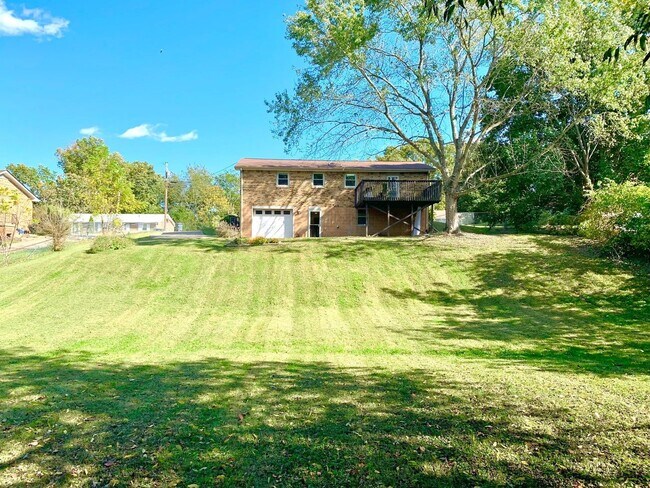 Building Photo - 2707 Dove Ct