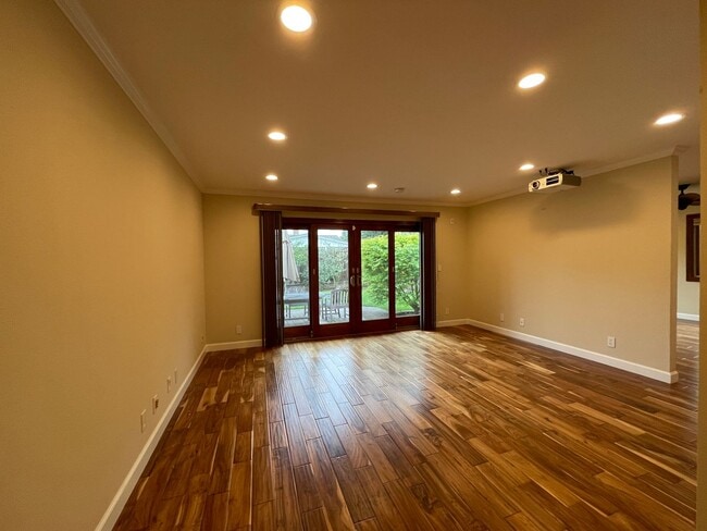Building Photo - SUNNYVALE - Sunnyvale Updated 4-Bed, 2-Bat...