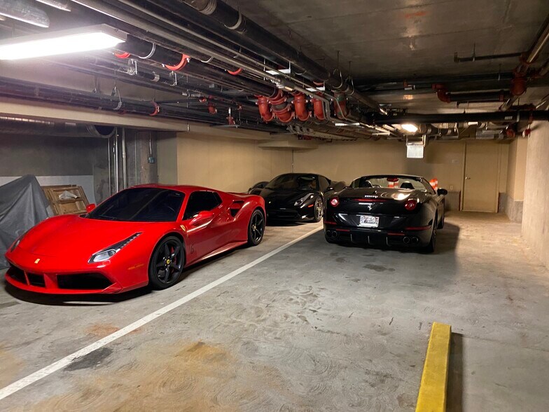 Valet Parking - 425 1st