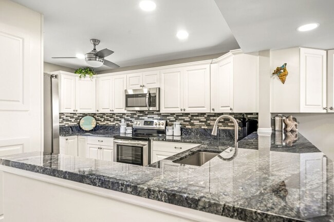 Building Photo - Oceanview 2 BR 2 BA in Vero Beach Turnkey Monthly Rental