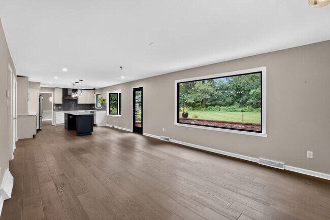 Building Photo - 6 Mill Race Pl