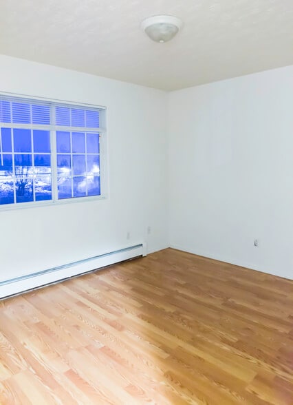 Building Photo - 1805 Dare Ave