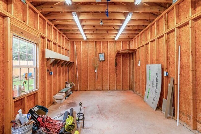Building Photo - Space to Live, Room to Dream, 4BR/2BA with flex space, office, 2 car dettached garage and ample p...