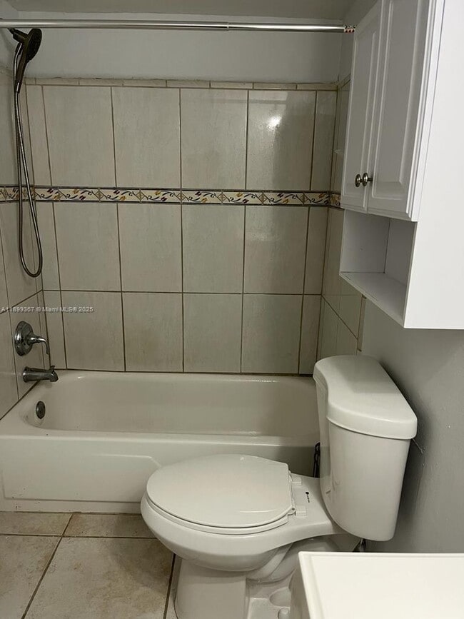 Building Photo - 484 NW 165th St