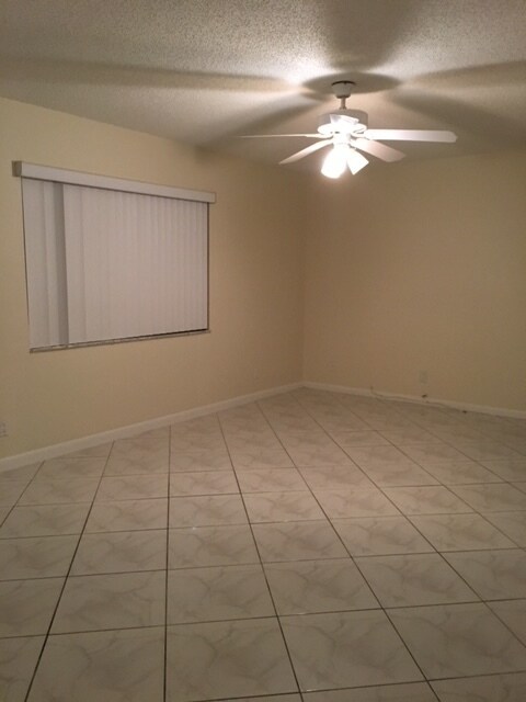 Building Photo - 9125 W Highland Pines Dr