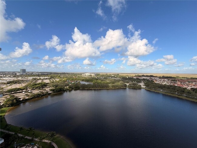 Building Photo - 2641 N Flamingo Rd