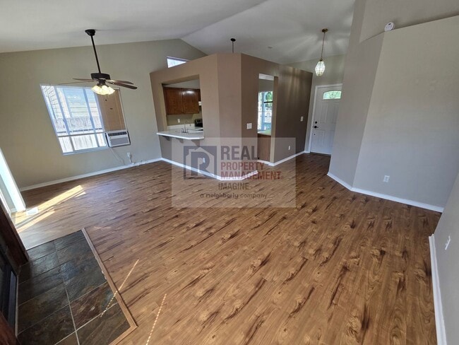 Building Photo - Check out this wonderful 3.0 bedroom, 2.0 ...