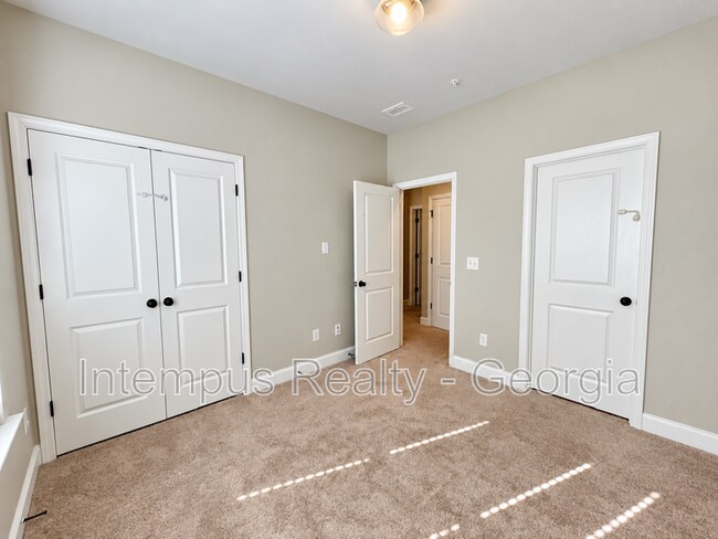 Building Photo - 1260 Stone Castle Cir