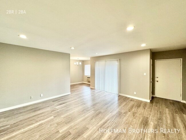 Building Photo - 5417 Newcastle Ave