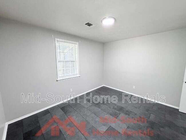 Building Photo - 1236 Effie Rd