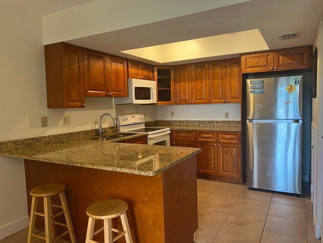 Building Photo - 27 Matador Ln
