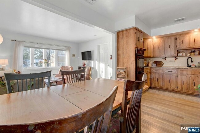 Building Photo - 13 Murray Rd