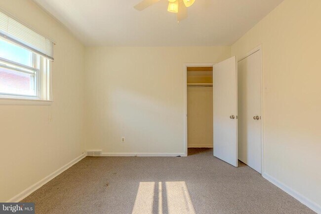 Building Photo - 8124 Langdon St