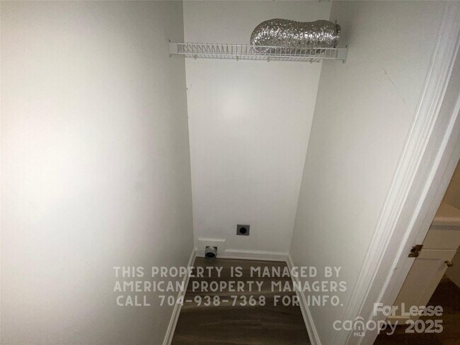 Building Photo - 148 Purple Finch Ln