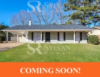 Building Photo - Enjoy one-level living in this 3 bedroom, 2 bathroom ranch-style home