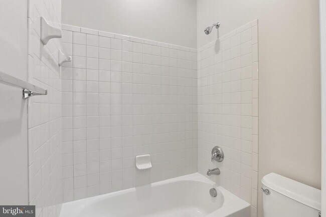 Building Photo - 10228 Nuthatch Dr