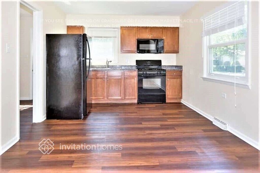 Building Photo - 517 N Biermann Ave