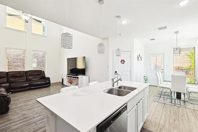 Building Photo - 1602 Vada Ln