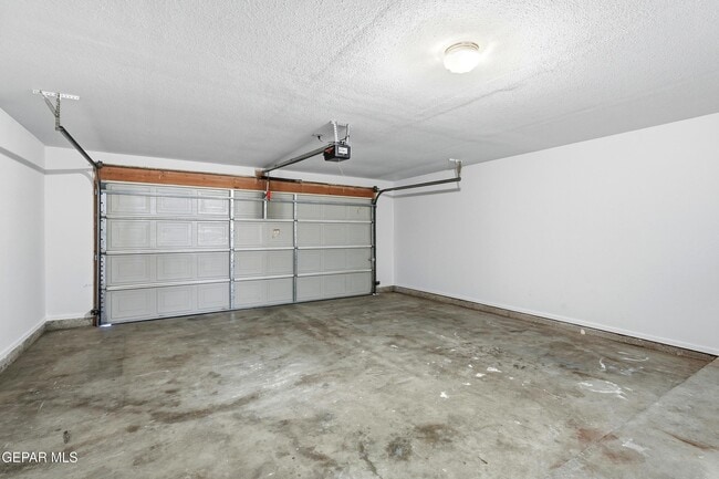Building Photo - 7536 Le Conte Dr