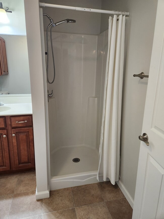 Building Photo - 28 Holler Rd