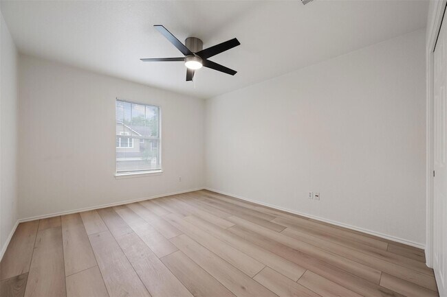 Building Photo - 4501 Whispering Valley Dr