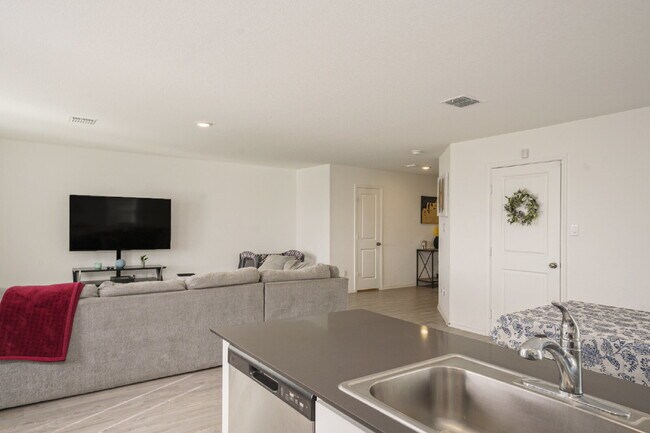 Building Photo - **First Month Rent Special**50% Off First Month Rent**Call Today! "Spacious 4-Bed, 3-Bath Gem in ...