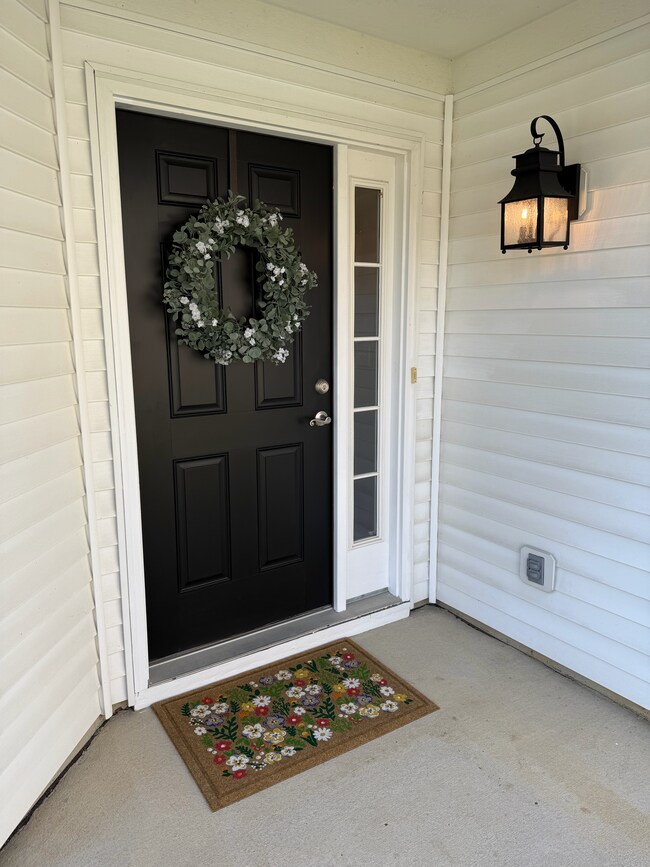 Building Photo - Black Hills Dr.