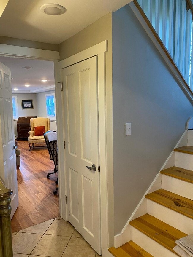 Building Photo - 67 Suncrest Terrace