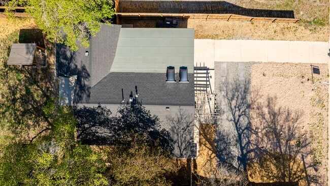 Building Photo - Great updated house in Southeast Denver near Cherry Hills!