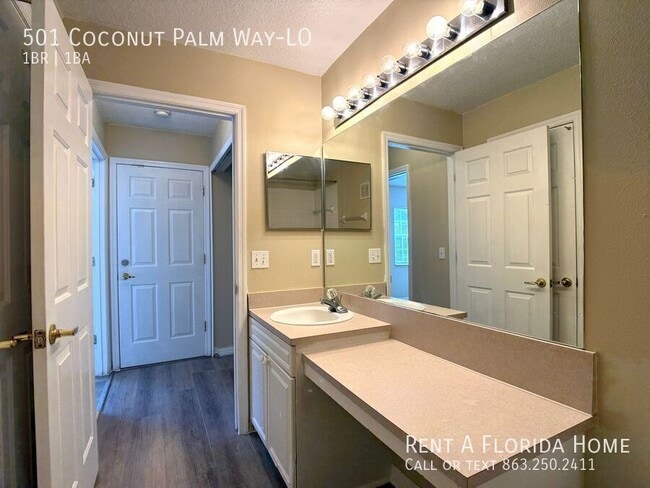 Building Photo - 501 Coconut Palm Way