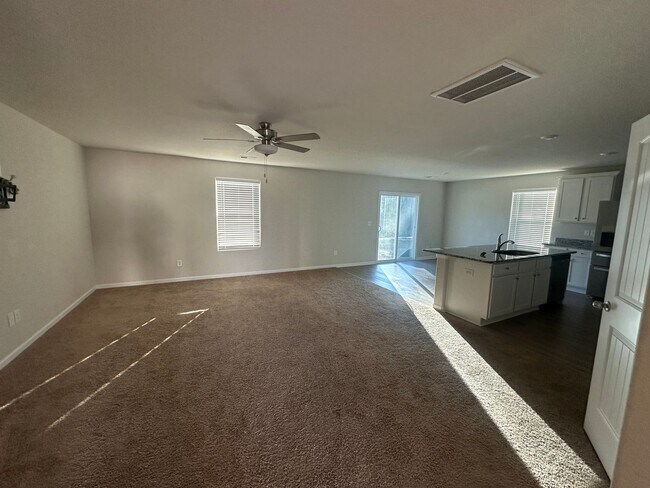 Building Photo - Wonderful Three Bedroom (Originally 4 Bedrooms That Has Been Converted to a HUGE Third Bedroom) T...