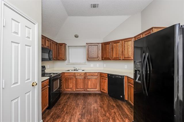 Building Photo - 808 Quail Brook Dr