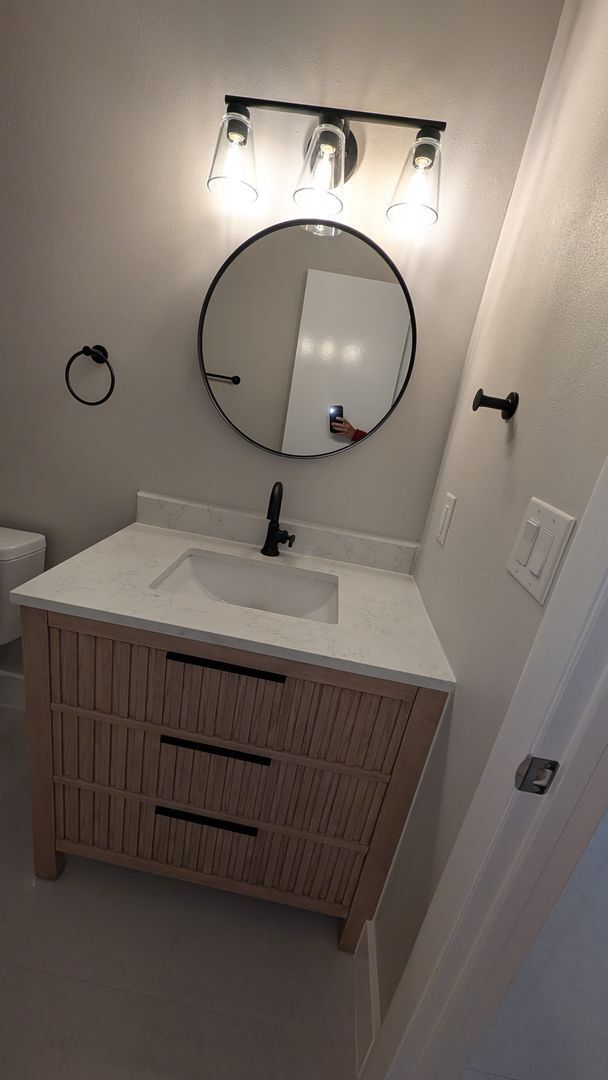 Building Photo - Complete remodeled 2 bedrooms 2 baths with balcony