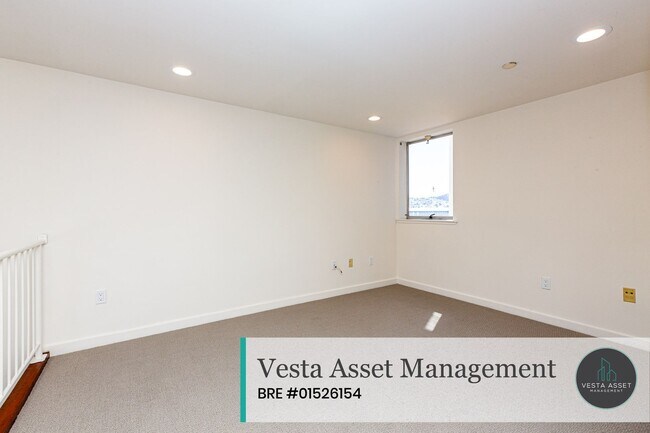 Building Photo - Spacious Designer Loft in One of San Francisco's Most Connected Neighborhoods