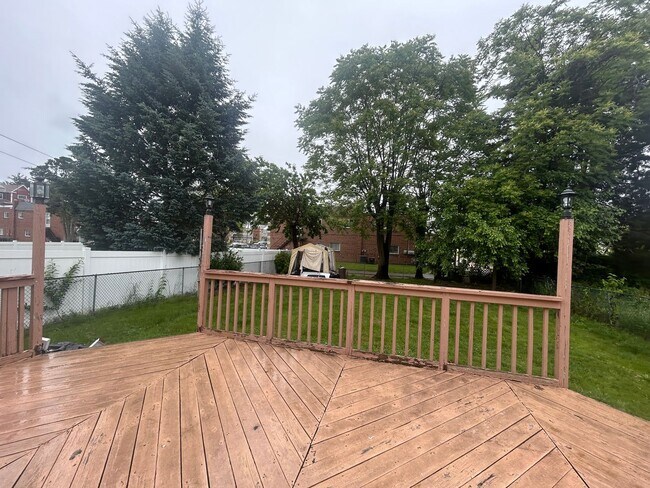 Building Photo - Beautiful Home in Northeast Philly