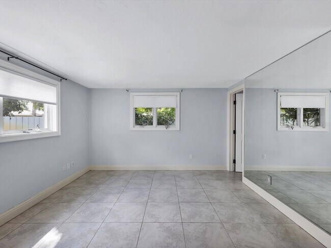 Building Photo - 3424 Tanglewood Dr