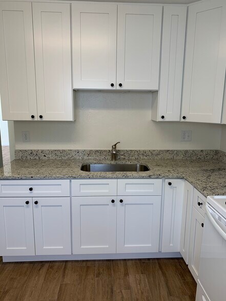 Building Photo - 127 E Kentucky Ave