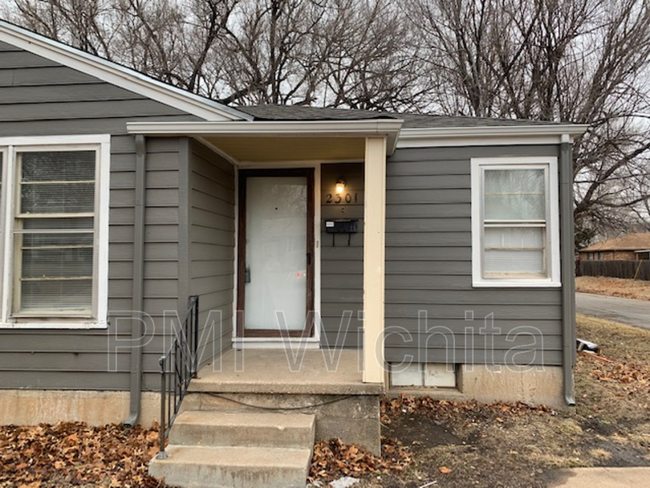 Primary Photo - 2301 S Belmont St