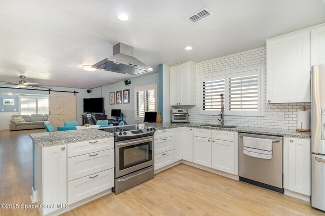 Building Photo - 106 Seawind Dr