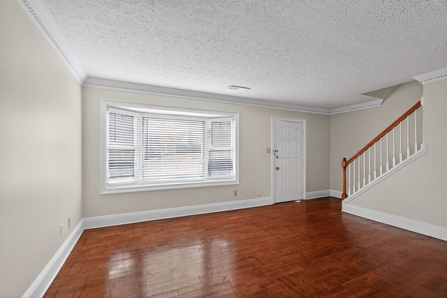 Building Photo - 898 Chippendale Ln