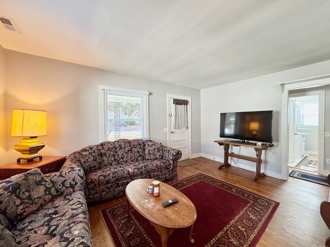 Building Photo - Your search ends here! Rent today!!