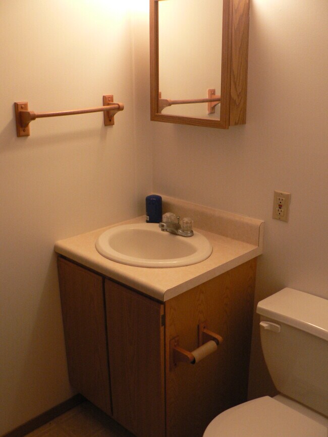 Building Photo - 105 Wood Ct